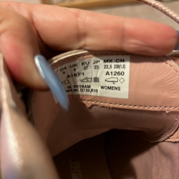 New in box baby pink timberland boots - Picture 6 of 6